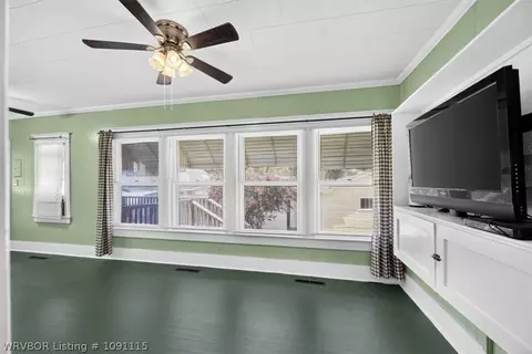 Living - 515 N 20th St, Fort Smith, AR 72901 photo 4 of 6