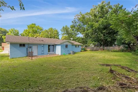 Exterior - 4416 Royal Oak Dr, Fort Smith, AR 72904 photo 5 of 7