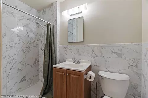 Bath - 4416 Royal Oak Dr, Fort Smith, AR 72904 photo 1 of 2