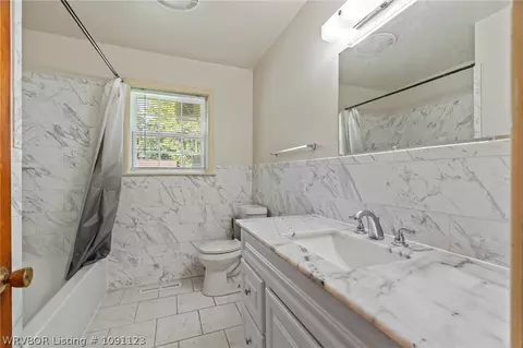 Bath - 4416 Royal Oak Dr, Fort Smith, AR 72904 photo 2 of 2