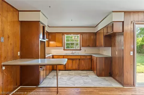 Kitchen - 4416 Royal Oak Dr, Fort Smith, AR 72904 photo 2 of 3
