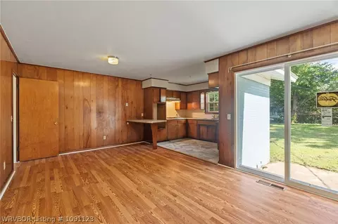Living - 4416 Royal Oak Dr, Fort Smith, AR 72904 photo 5 of 5