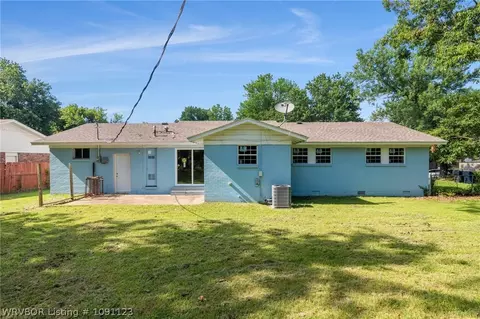 Exterior - 4416 Royal Oak Dr, Fort Smith, AR 72904 photo 3 of 7