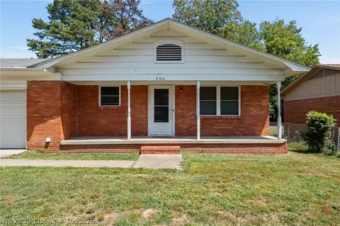 Exterior - 706 N 46th St, Fort Smith, AR 72903 photo 2 of 7