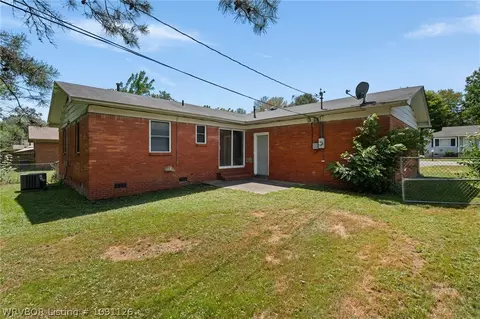 Exterior - 706 N 46th St, Fort Smith, AR 72903 photo 4 of 7