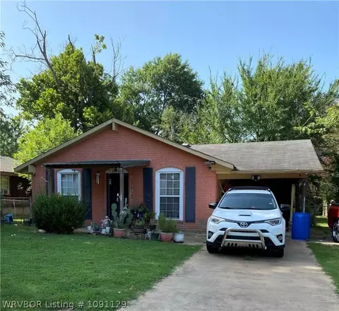 4004 Pond St, Van Buren, AR 72956