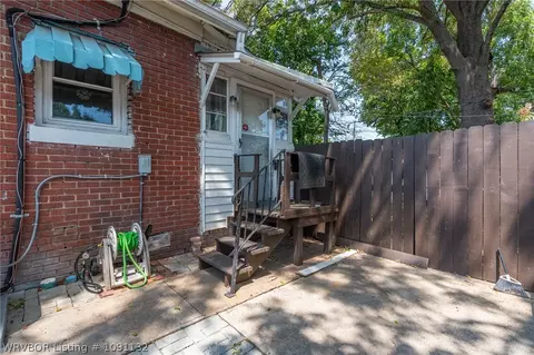 Exterior - 1913 Dodson Ave, Fort Smith, AR 72901 photo 3 of 7