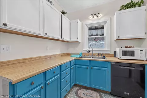 Kitchen - 1913 Dodson Ave, Fort Smith, AR 72901 photo 1 of 3