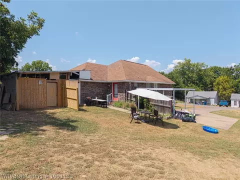 Exterior - 2912 Irving St, Fort Smith, AR 72904 photo 7 of 12