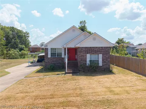 Exterior - 2912 Irving St, Fort Smith, AR 72904 photo 2 of 12