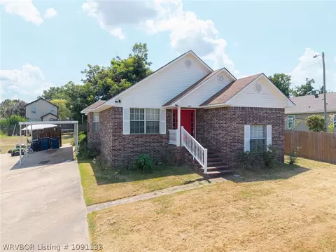 Exterior - 2912 Irving St, Fort Smith, AR 72904 photo 4 of 12