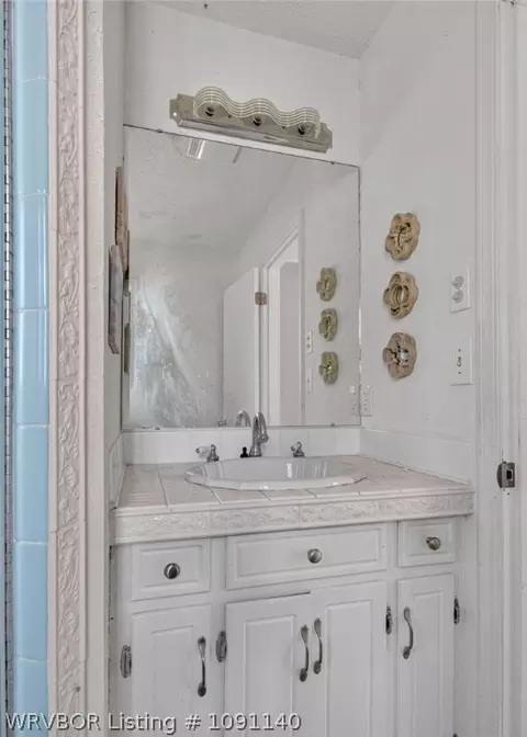 Bath - 9324 Jenny Lind Ave, Fort Smith, AR 72903 photo 4 of 4