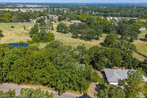 View/Area - 9324 Jenny Lind Ave, Fort Smith, AR 72903 photo 5 of 10