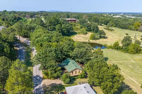 View/Area - 9324 Jenny Lind Ave, Fort Smith, AR 72903 photo 7 of 10