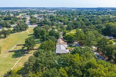 View/Area - 9324 Jenny Lind Ave, Fort Smith, AR 72903 photo 10 of 10
