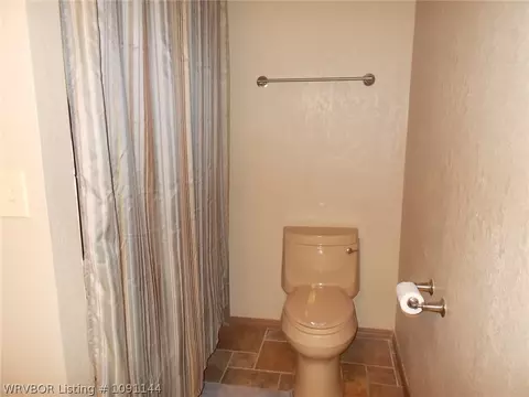 Bath - 2624 Glen Flora Way, Fort Smith, AR 72908 photo 8 of 11