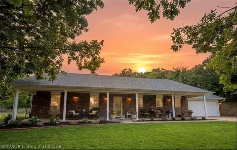 307 Mission Dr, Poteau, OK 74953