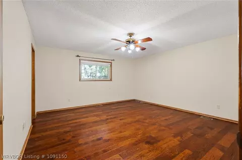 Bedroom - 1311 Weeks Ln, Fort Smith, AR 72903 photo 5 of 7