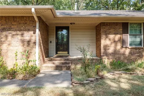 Exterior - 1311 Weeks Ln, Fort Smith, AR 72903 photo 4 of 10