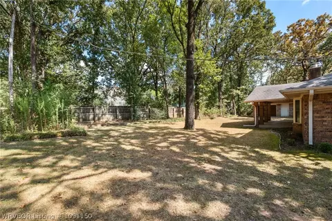 Exterior - 1311 Weeks Ln, Fort Smith, AR 72903 photo 6 of 10