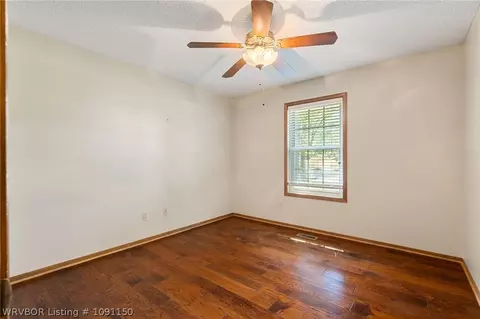Bedroom - 1311 Weeks Ln, Fort Smith, AR 72903 photo 3 of 7