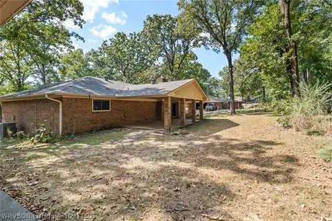 Exterior - 1311 Weeks Ln, Fort Smith, AR 72903 photo 8 of 10
