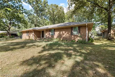Exterior - 1311 Weeks Ln, Fort Smith, AR 72903 photo 5 of 10