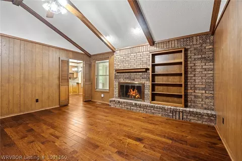 Living - 1311 Weeks Ln, Fort Smith, AR 72903 photo 2 of 3