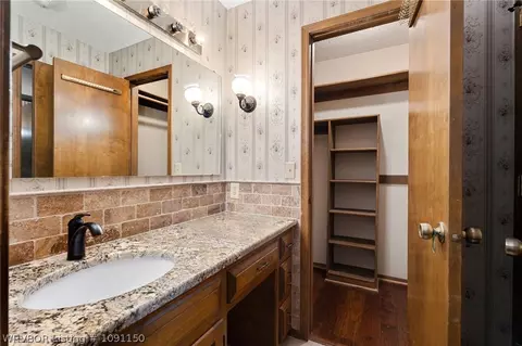 Bath - 1311 Weeks Ln, Fort Smith, AR 72903 photo 4 of 4