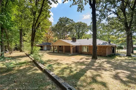 Exterior - 1311 Weeks Ln, Fort Smith, AR 72903 photo 7 of 10