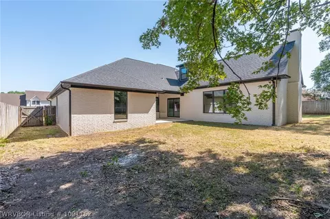Exterior - 6700 Eastgate Dr, Fort Smith, AR 72903 photo 7 of 12