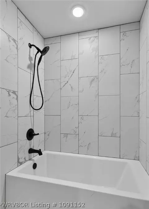 Bath - 6700 Eastgate Dr, Fort Smith, AR 72903 photo 2 of 5