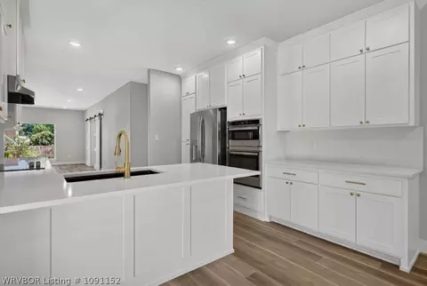 Kitchen - 6700 Eastgate Dr, Fort Smith, AR 72903 photo 2 of 3