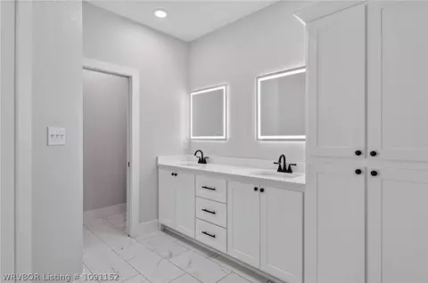 Bath - 6700 Eastgate Dr, Fort Smith, AR 72903 photo 5 of 5