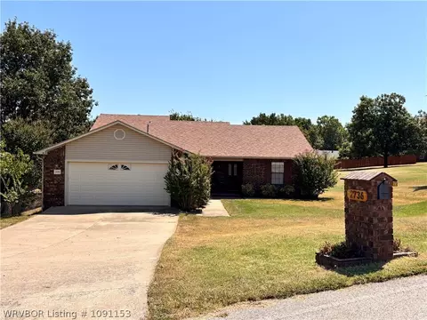 2736 Shadow Lake Dr, Greenwood, AR 72936
