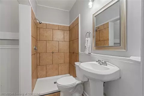 Bath - 4800 Park Ave, Fort Smith, AR 72903 photo 1 of 2