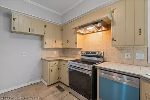 Kitchen - 4800 Park Ave, Fort Smith, AR 72903 photo 3 of 3