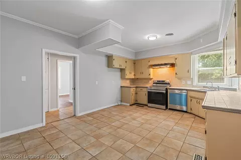Kitchen - 4800 Park Ave, Fort Smith, AR 72903 photo 1 of 3