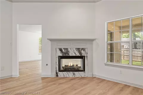 Living - 3209 Fincastle Dr, Fort Smith, AR 72908 photo 4 of 8