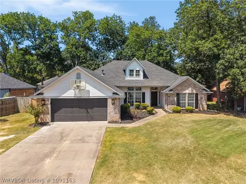 Exterior - 3209 Fincastle Dr, Fort Smith, AR 72908 photo 2 of 3