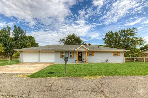 201 Thompson Ave, Poteau, OK 74953