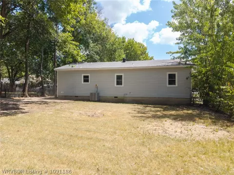 Exterior - 3220 S 16th St, Fort Smith, AR 72901 photo 4 of 6