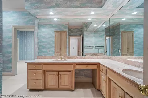 Bath - 1913 Massard Rd, Fort Smith, AR 72903 photo 6 of 9
