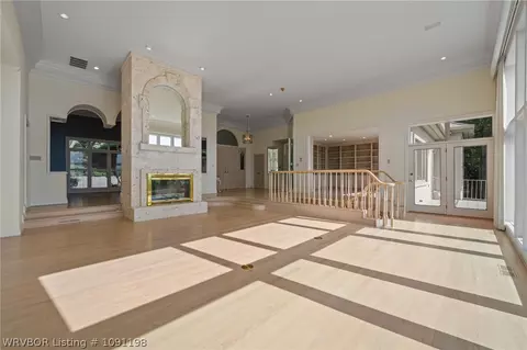 Living - 1913 Massard Rd, Fort Smith, AR 72903 photo 3 of 11