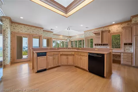 Kitchen - 1913 Massard Rd, Fort Smith, AR 72903 photo 6 of 7