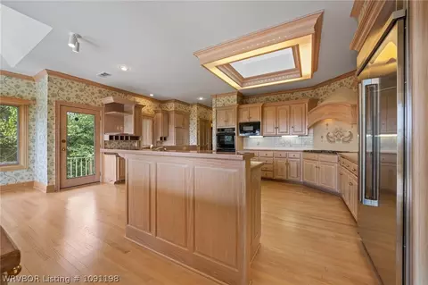 Kitchen - 1913 Massard Rd, Fort Smith, AR 72903 photo 2 of 7