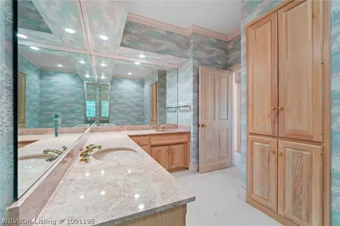 Bath - 1913 Massard Rd, Fort Smith, AR 72903 photo 5 of 9