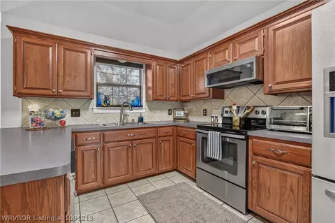 Kitchen - 7401 Red Pne, Fort Smith, AR 72916 photo 1 of 3