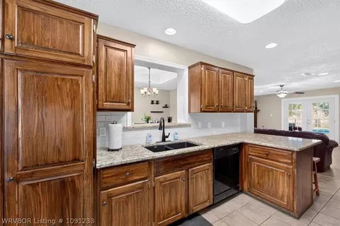 Kitchen - 9300 Bridgeford Cir, Fort Smith, AR 72908 photo 3 of 5