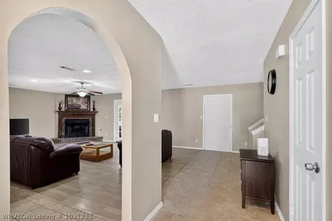 Entry Way - 9300 Bridgeford Cir, Fort Smith, AR 72908 photo 4 of 4